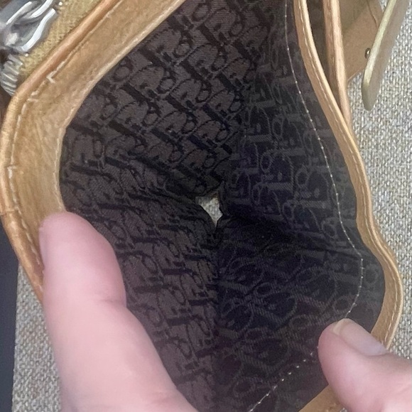 Christian Dior Remove before flight wallet. - Picture 4 of 7